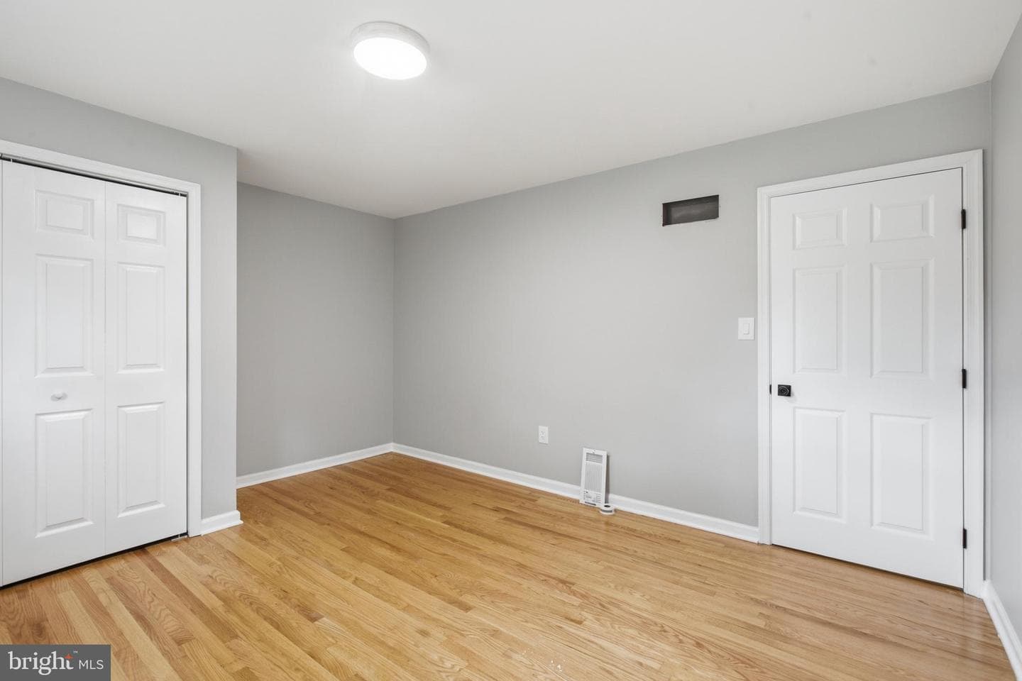 896 Forest Lane photo 25