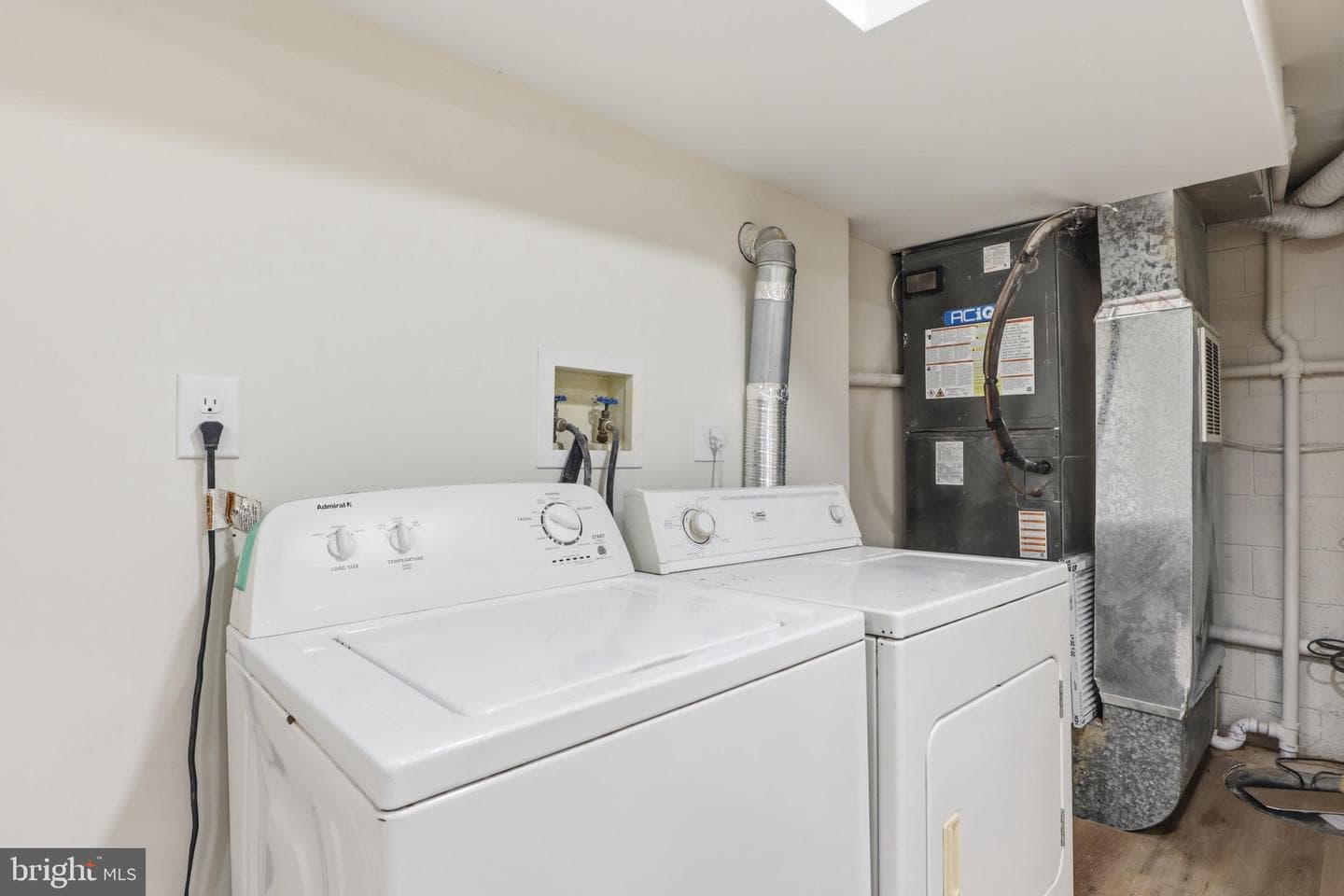 105 Simmons Lane photo 28