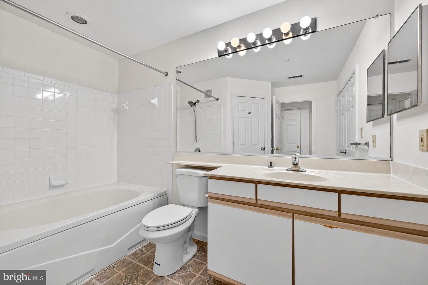 3109 River Bend Court #d201 photo 13