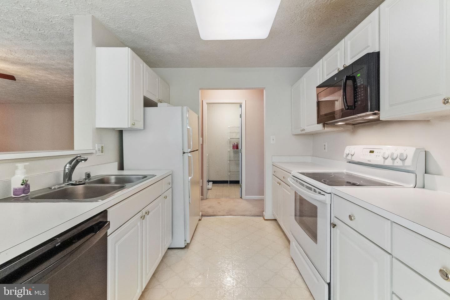 2452 Apple Blossom Lane #202 photo 12