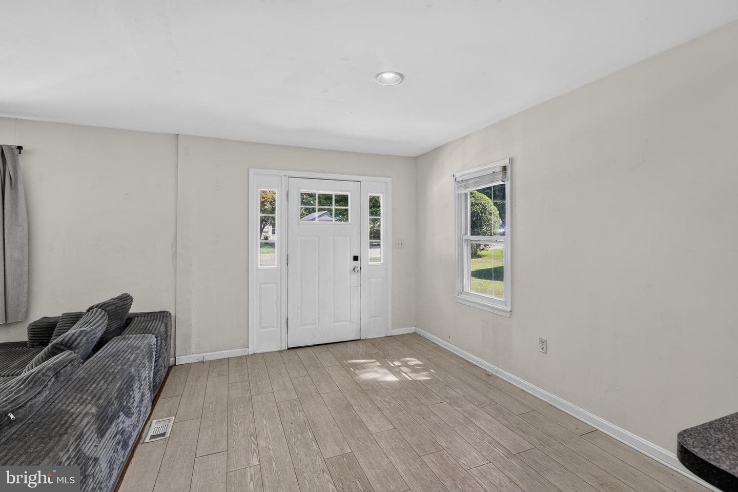 788 Paul Birch Drive photo 4