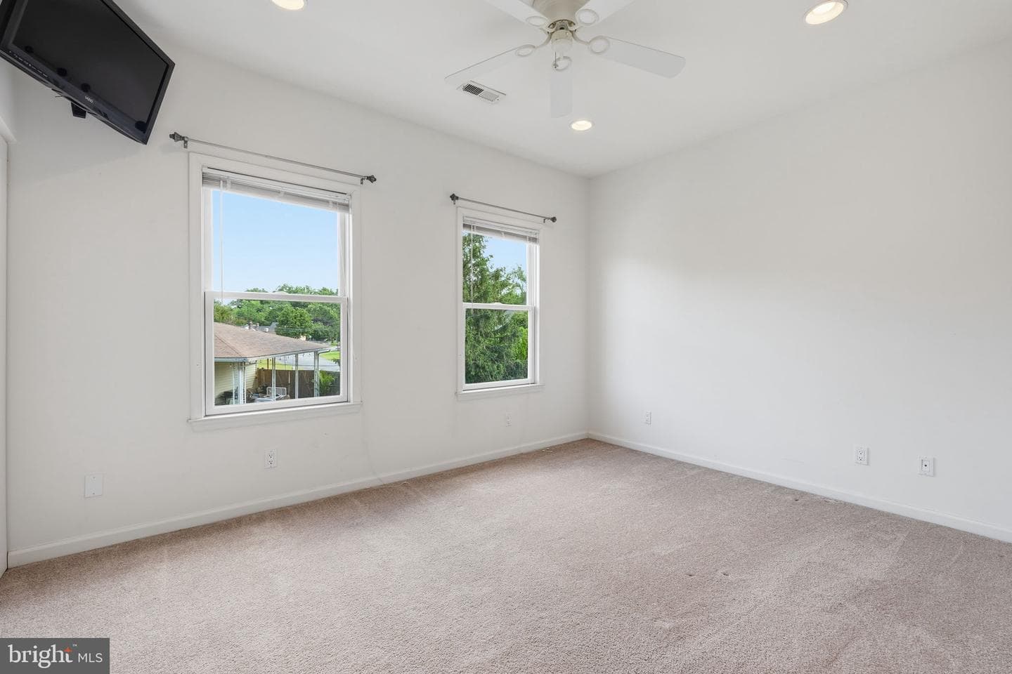 8418 Geneva Road photo 17