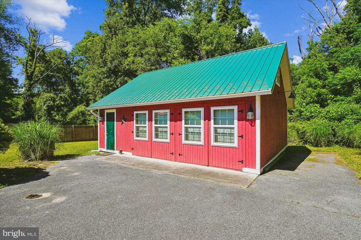 278 Hillsmere Drive photo 36