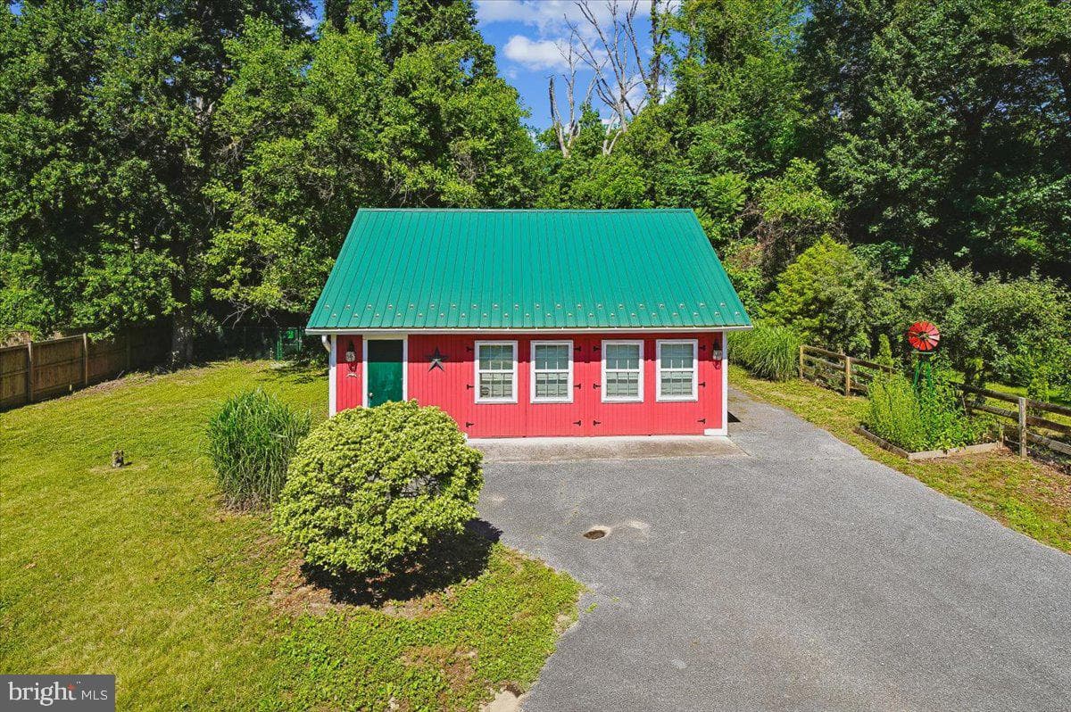 278 Hillsmere Drive photo 37