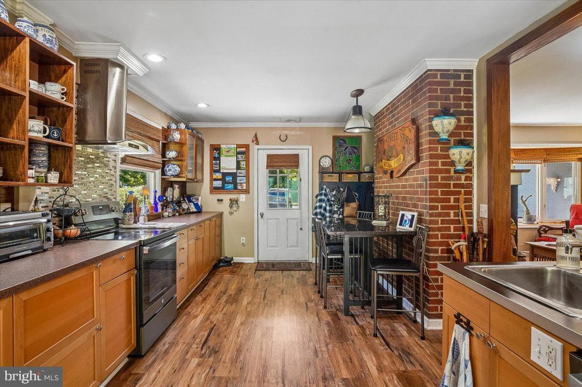 278 Hillsmere Drive photo 4