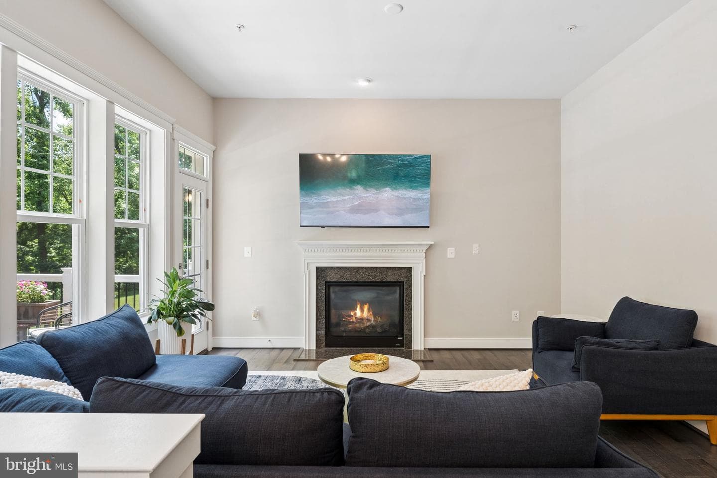 2019 Basil Hall Court photo 25