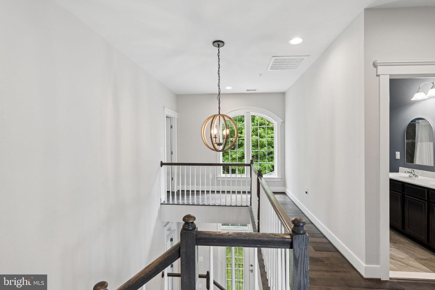 2019 Basil Hall Court photo 44