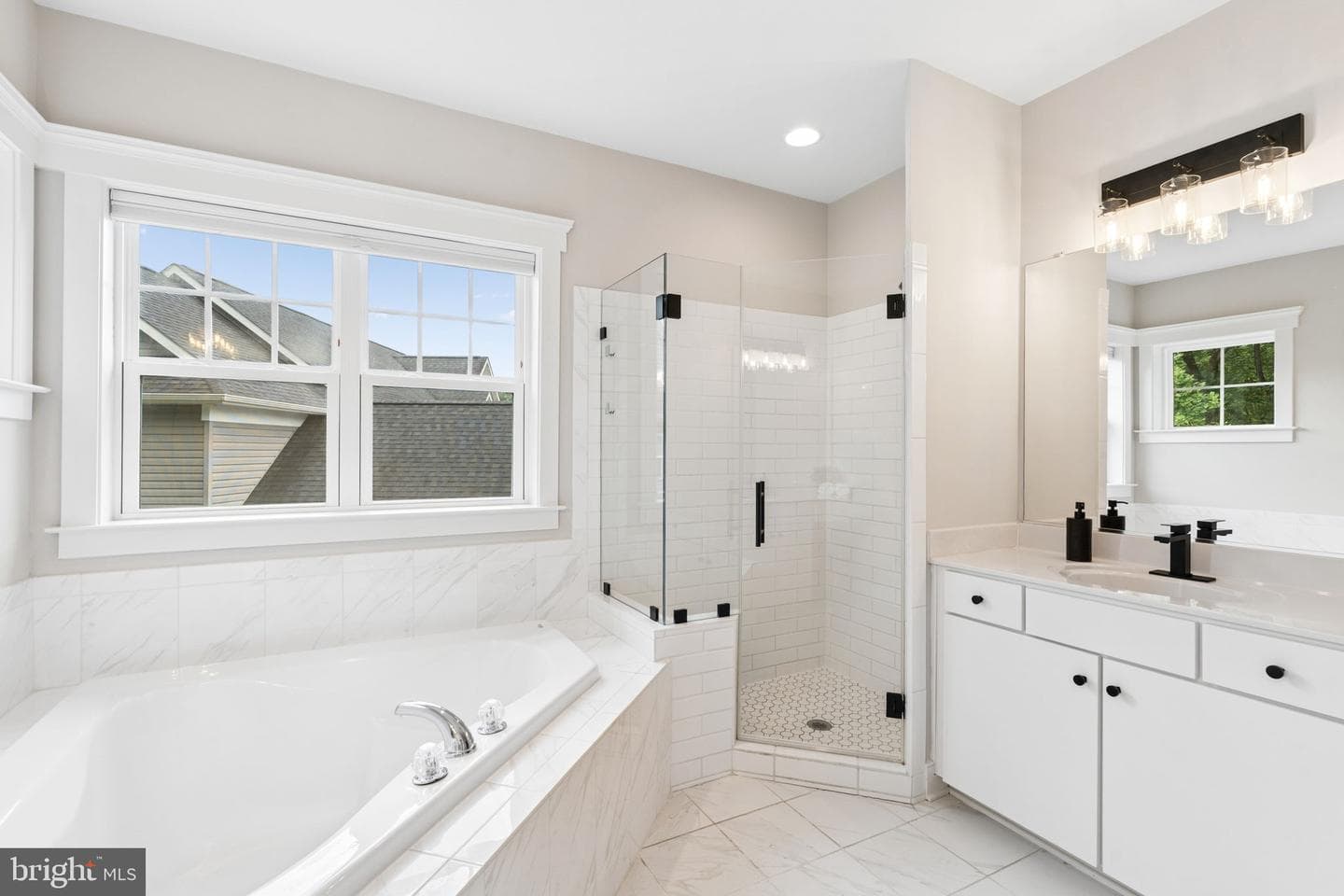 2019 Basil Hall Court photo 53