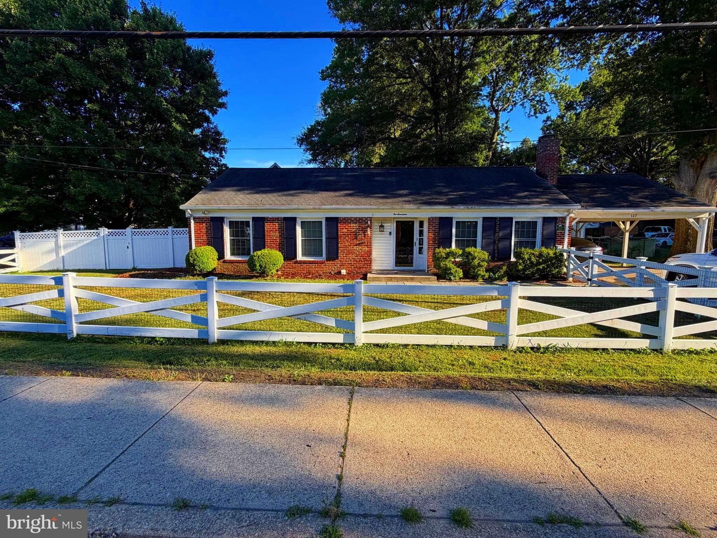 117 Oakwood Road, Edgewater