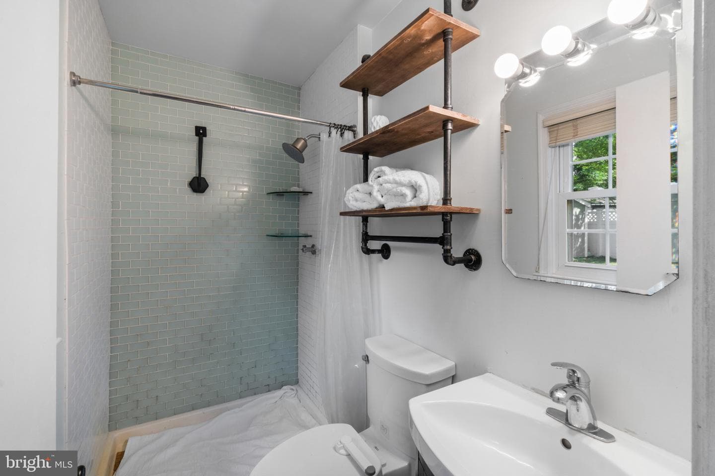117 Oakwood Road photo 74