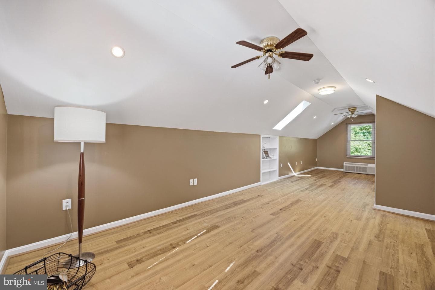 1135 Goldfinch Lane photo 35