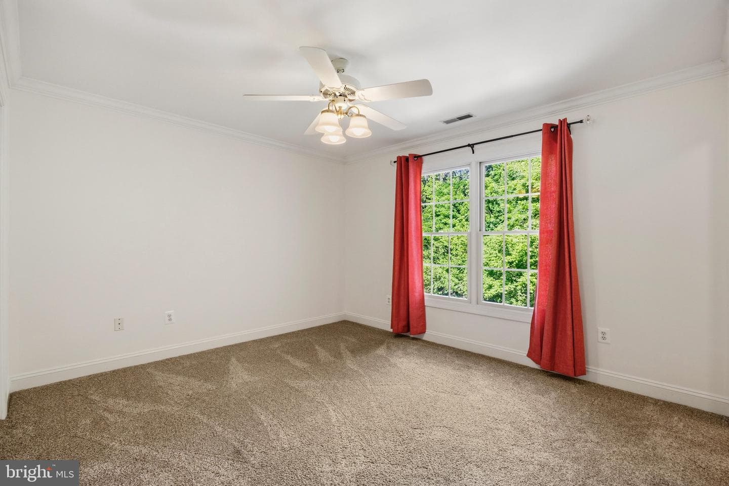 1135 Goldfinch Lane photo 50