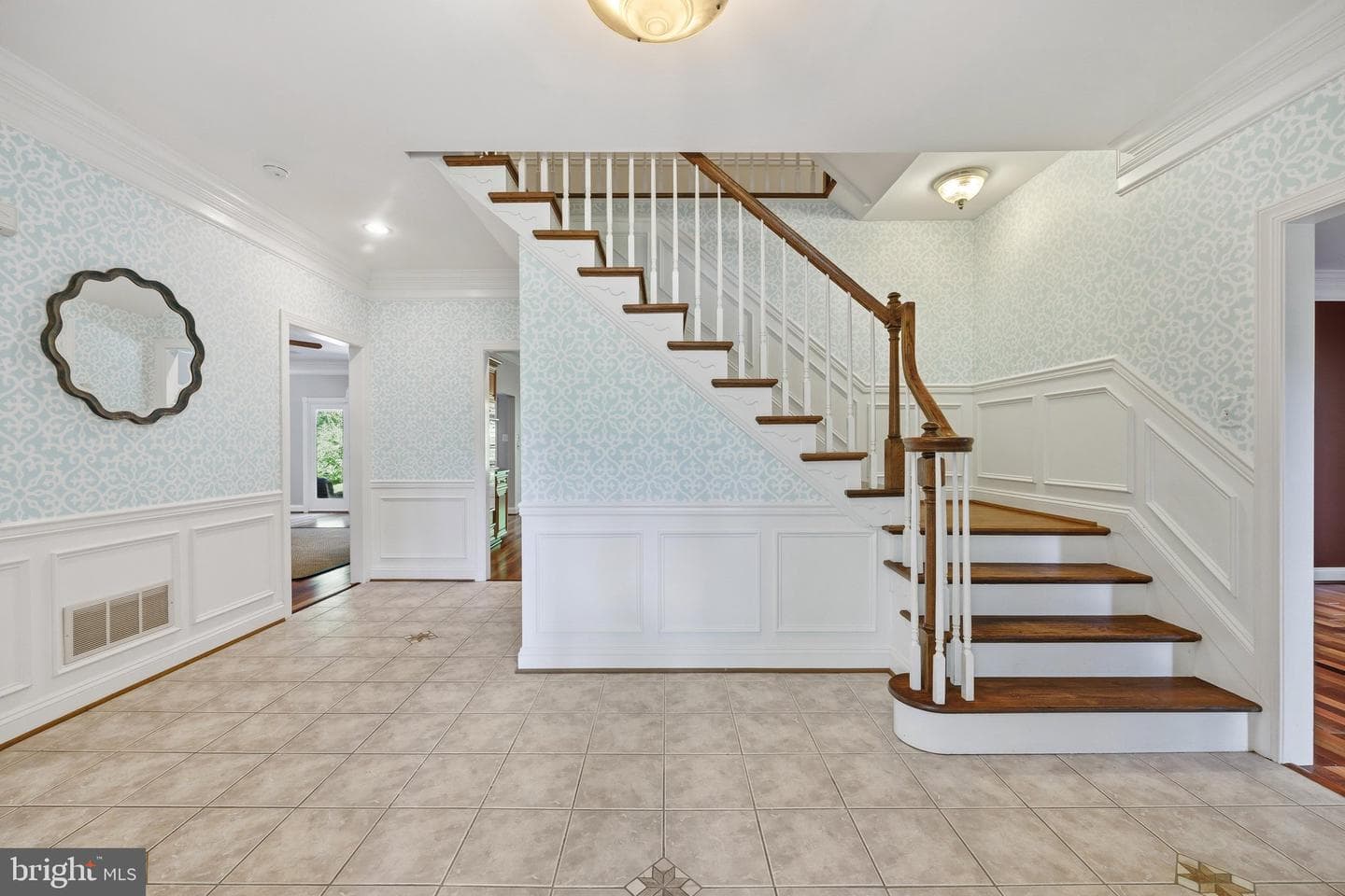 1135 Goldfinch Lane photo 8