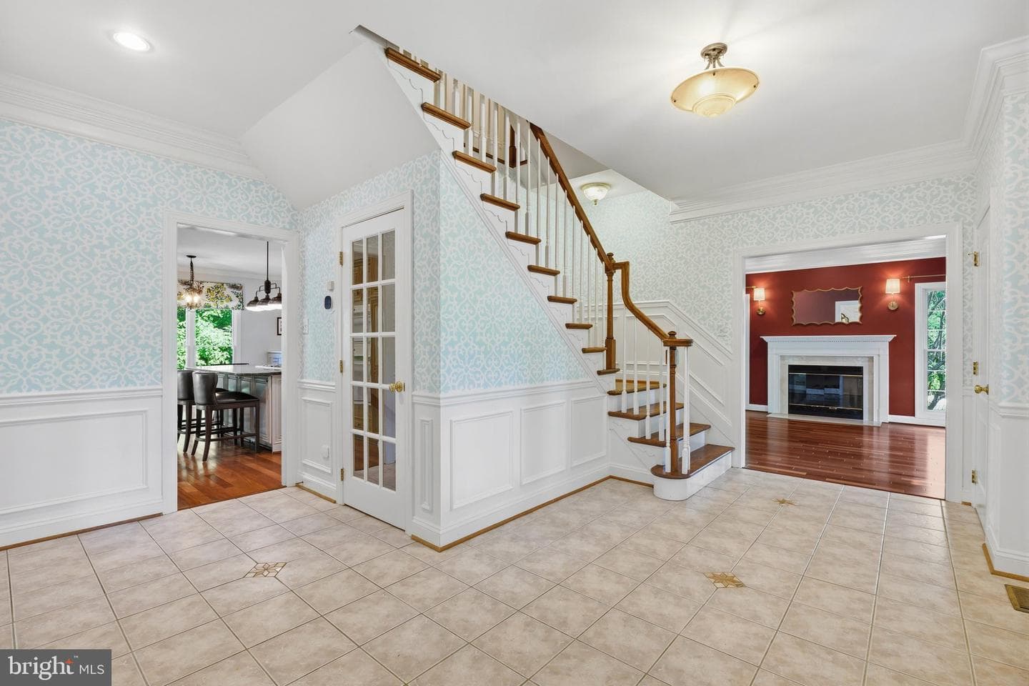 1135 Goldfinch Lane photo 9