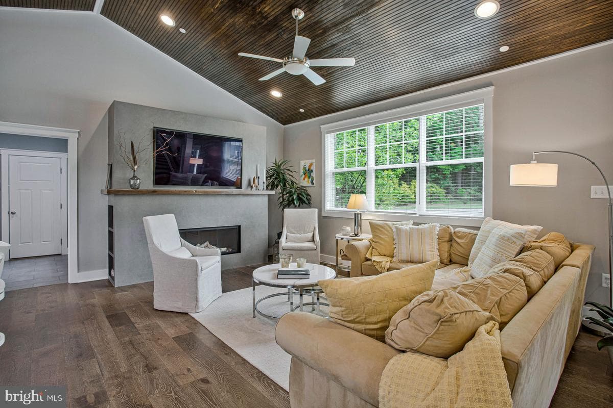 2978 Valley View Road photo 12