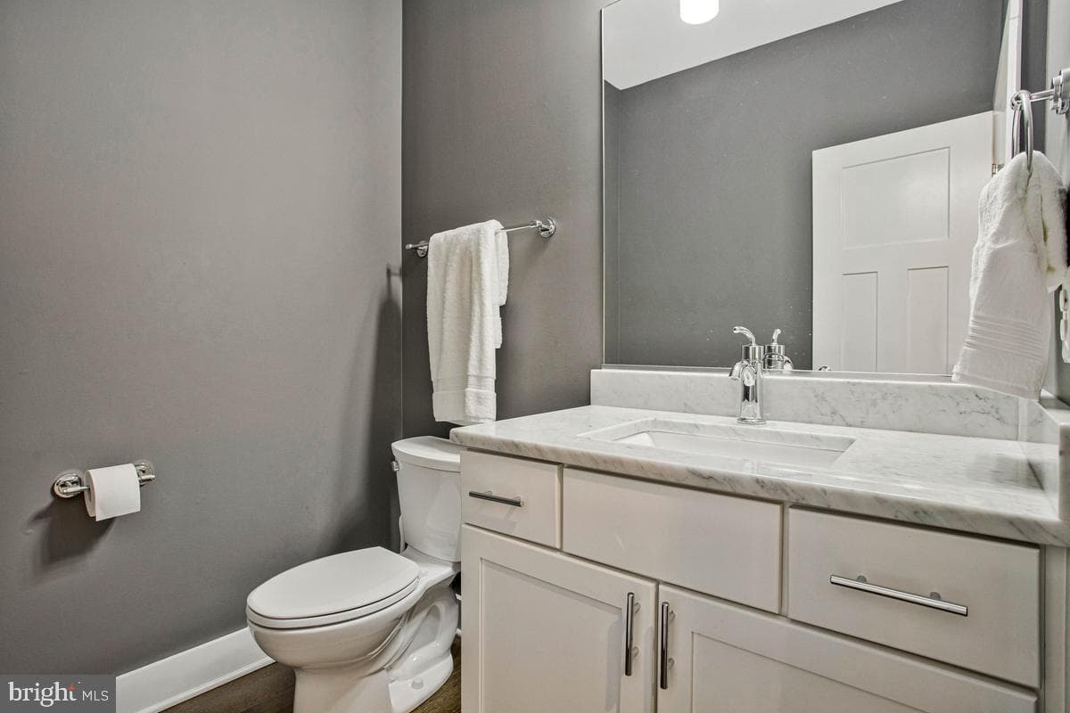2978 Valley View Road photo 23