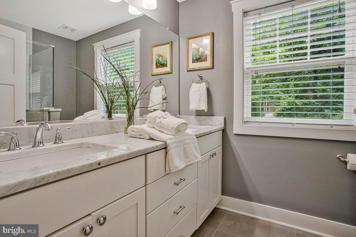 2978 Valley View Road photo 33