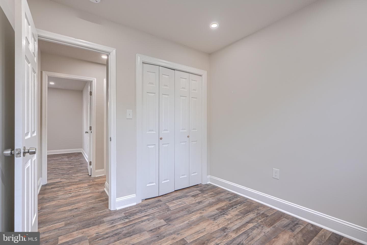 7518 Harmans Rd photo 15