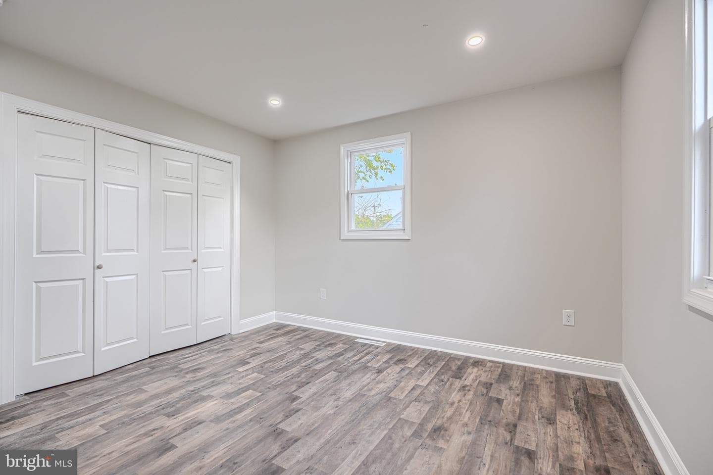 7518 Harmans Rd photo 20