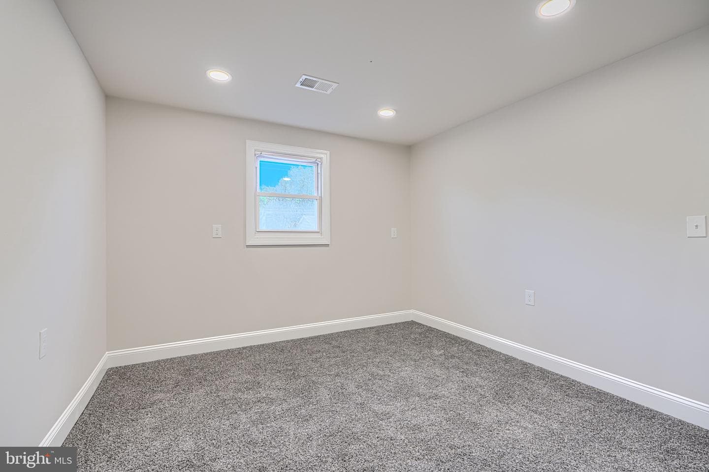7518 Harmans Rd photo 26
