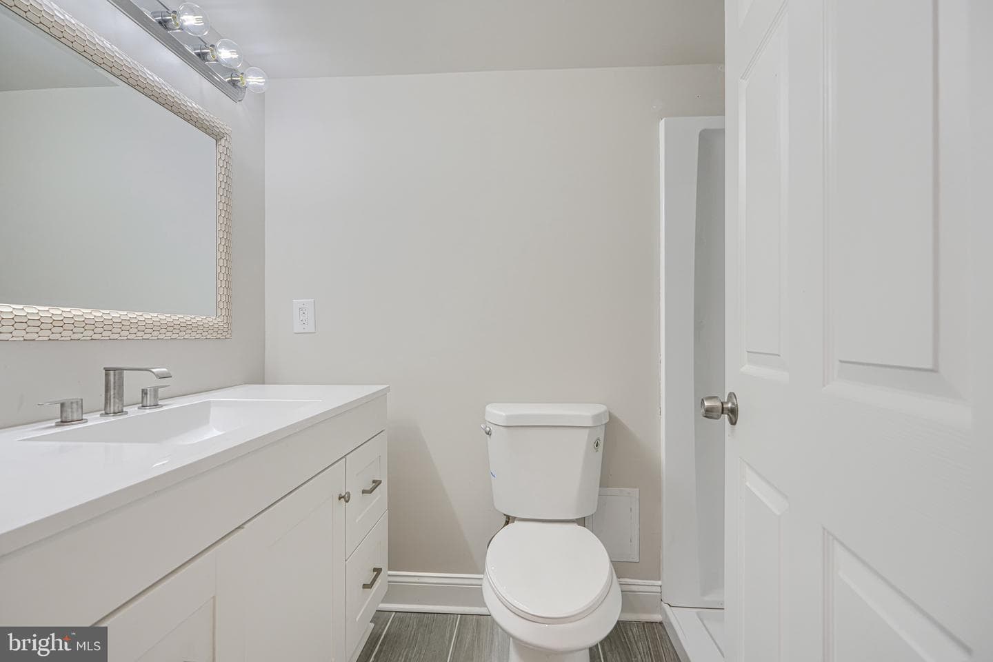 7518 Harmans Rd photo 32