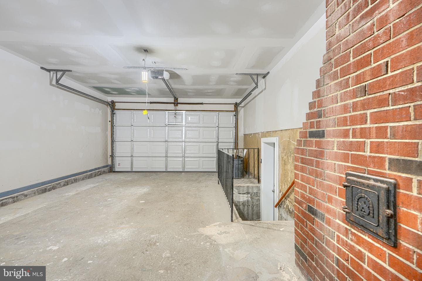 7518 Harmans Rd photo 35