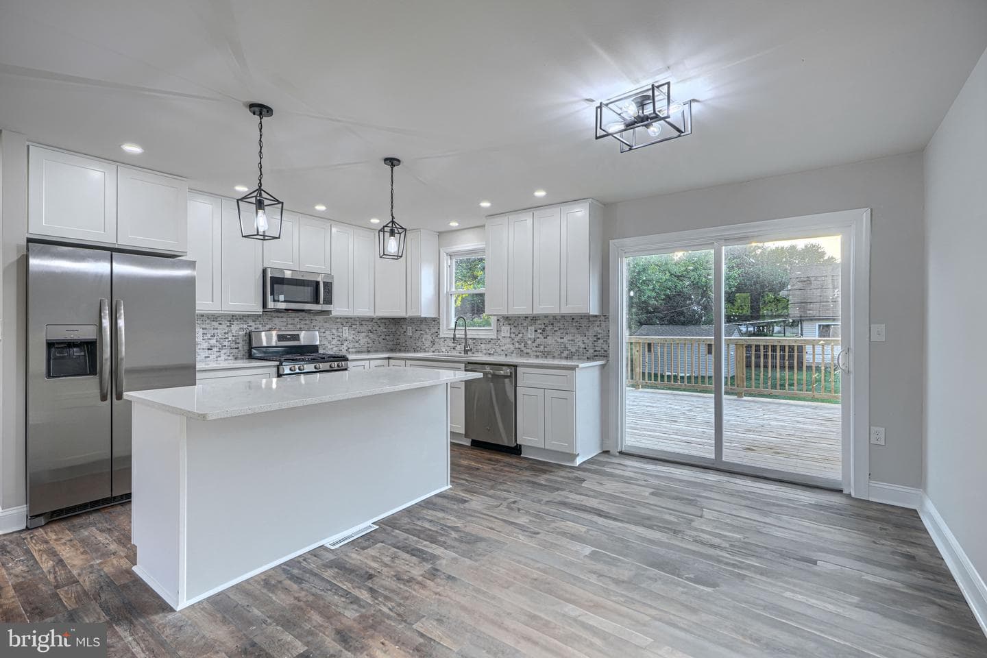7518 Harmans Rd photo 6