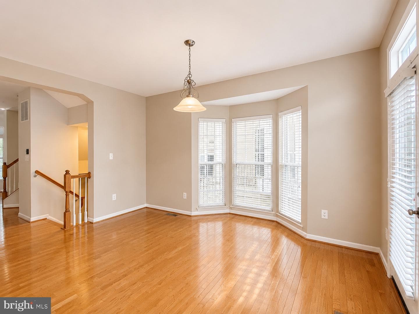 1743 Theale Way photo 10