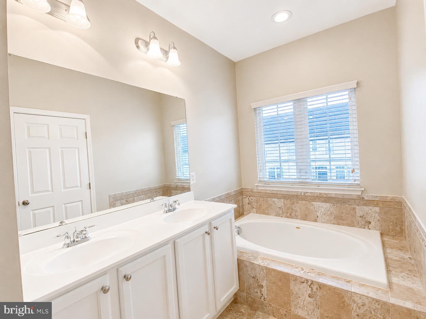 1743 Theale Way photo 23