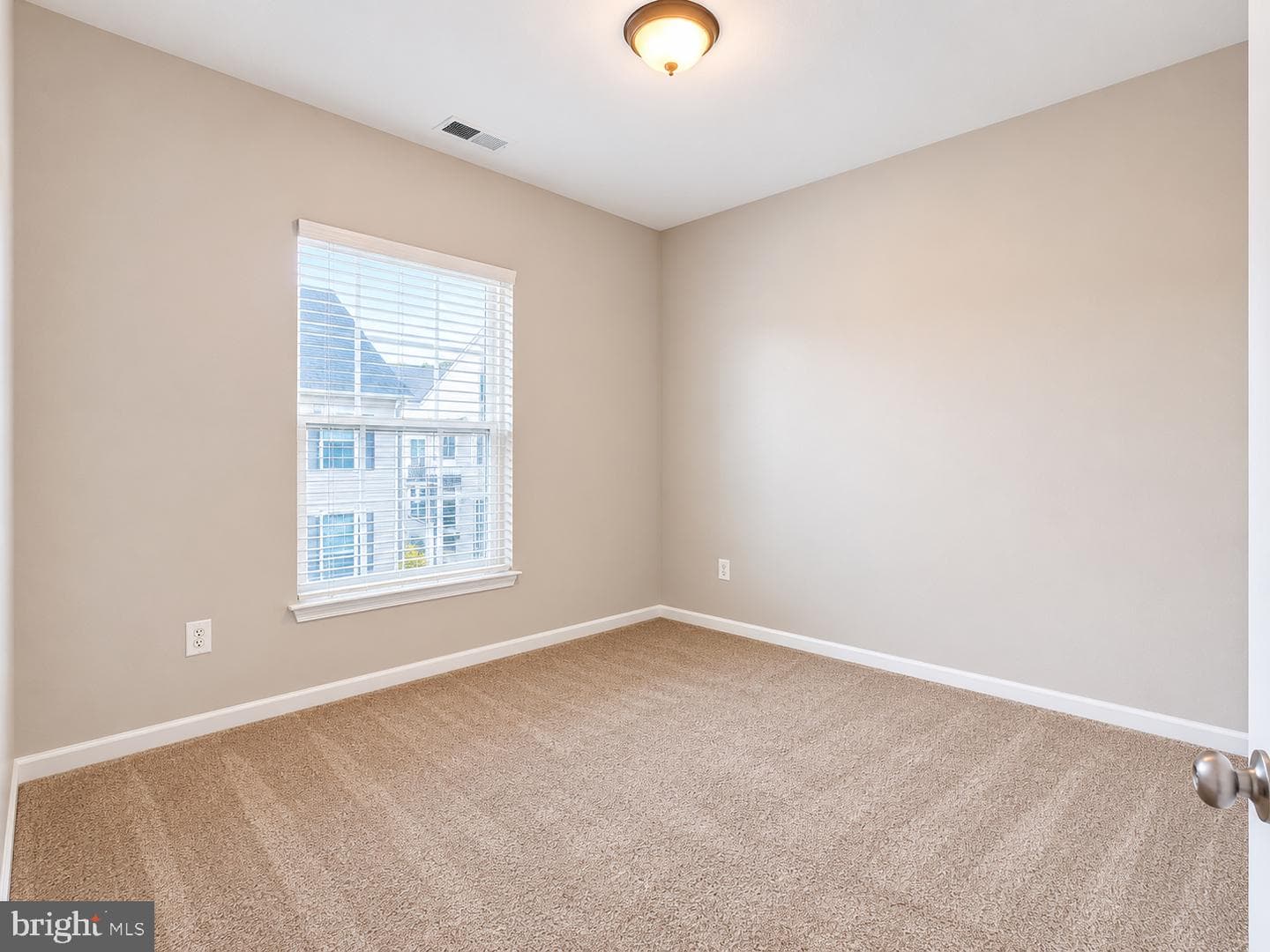 1743 Theale Way photo 26