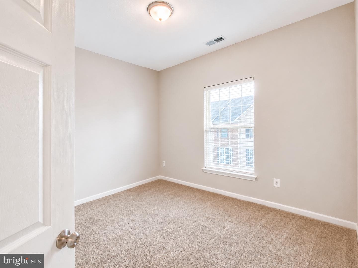 1743 Theale Way photo 28