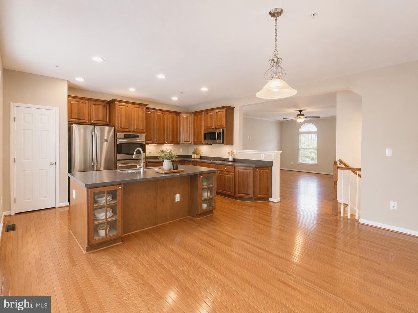 1743 Theale Way photo 8