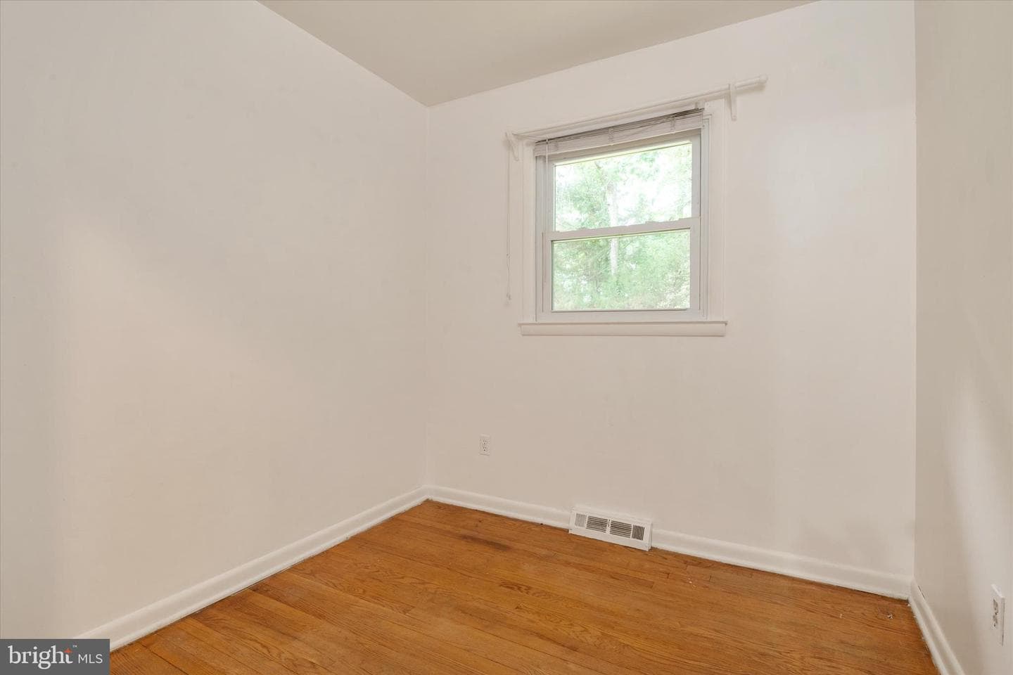 410 Walnut Drive photo 16
