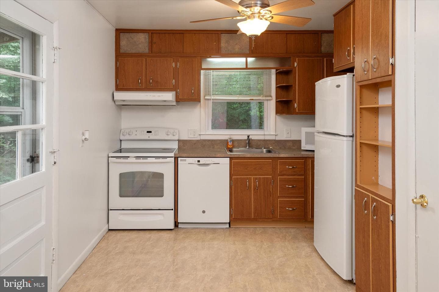 410 Walnut Drive photo 8