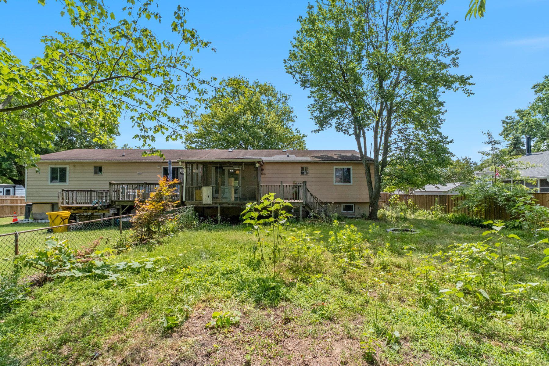 7738 Notley Road photo 4
