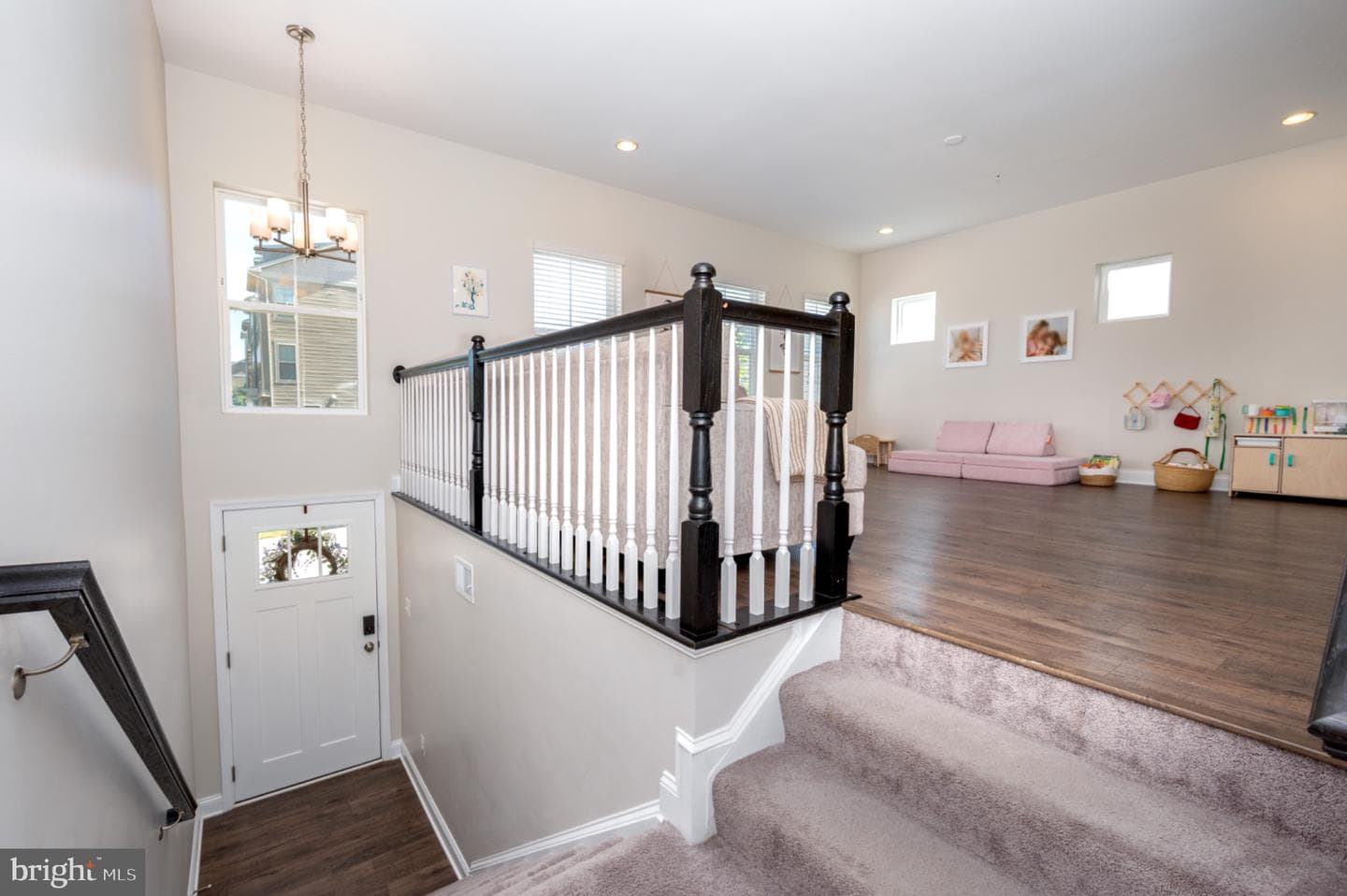 923 Thurston Lane photo 3
