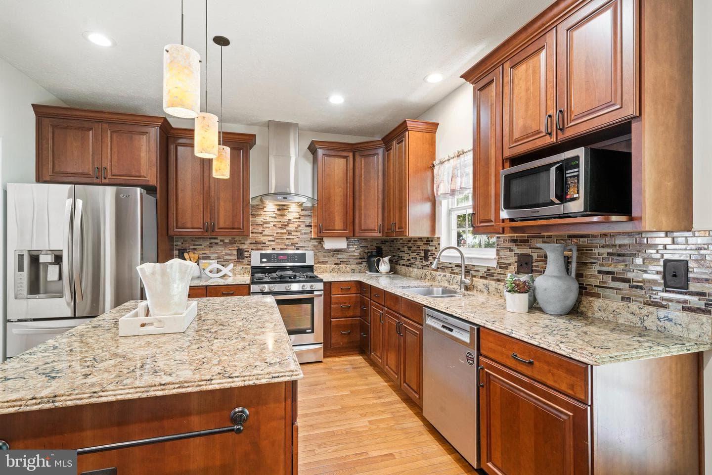 1502 Avennel Way photo 17