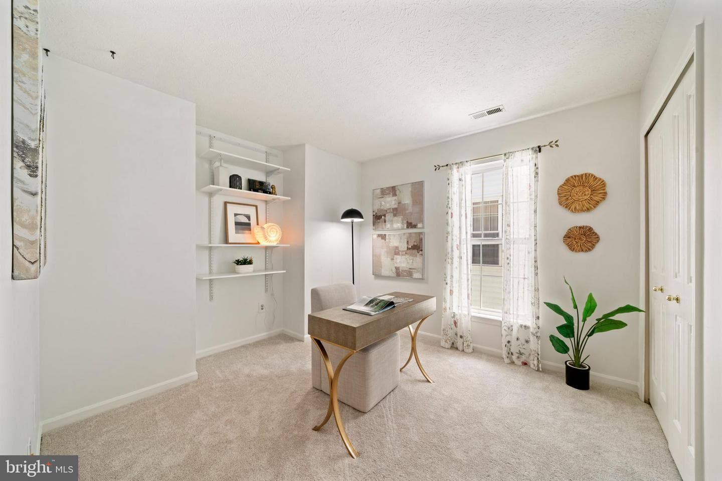 1502 Avennel Way photo 32