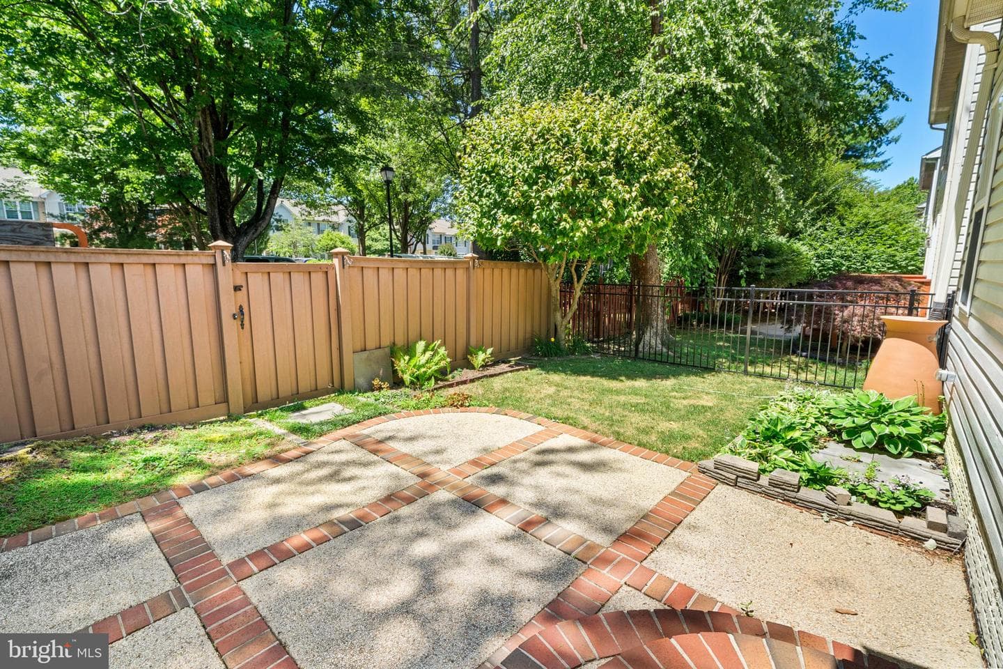 1502 Avennel Way photo 43