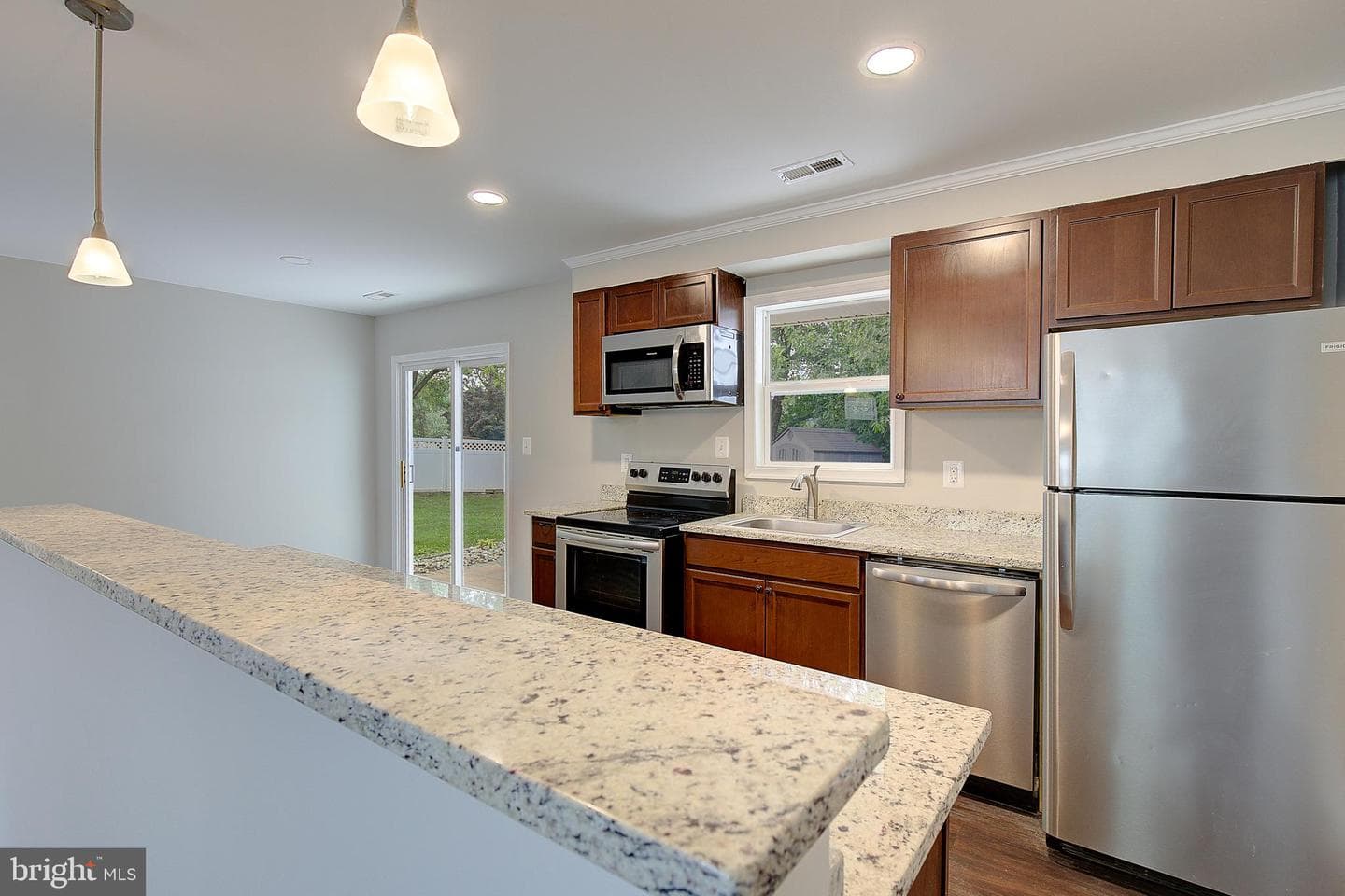 516 Queen Anne Avenue photo 21