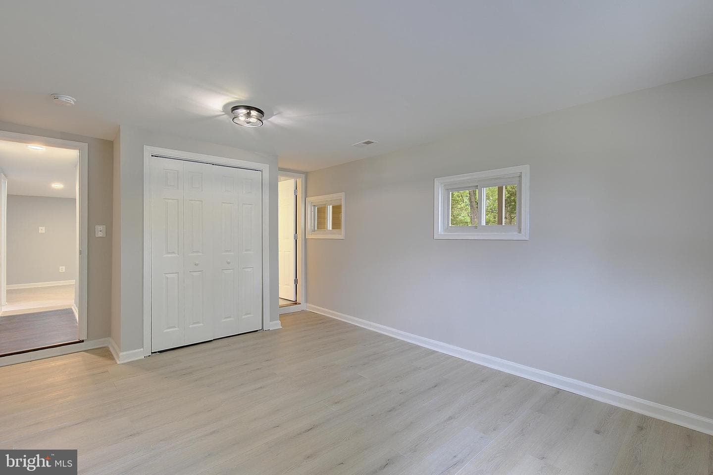 516 Queen Anne Avenue photo 36