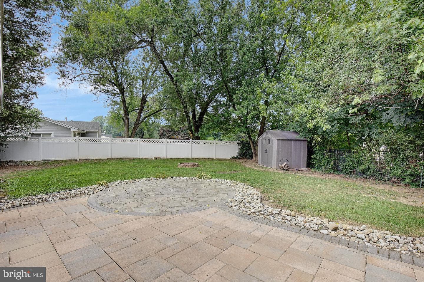 516 Queen Anne Avenue photo 48