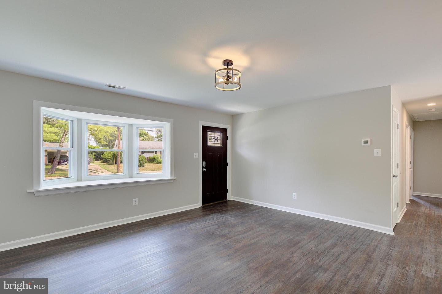 516 Queen Anne Avenue photo 6