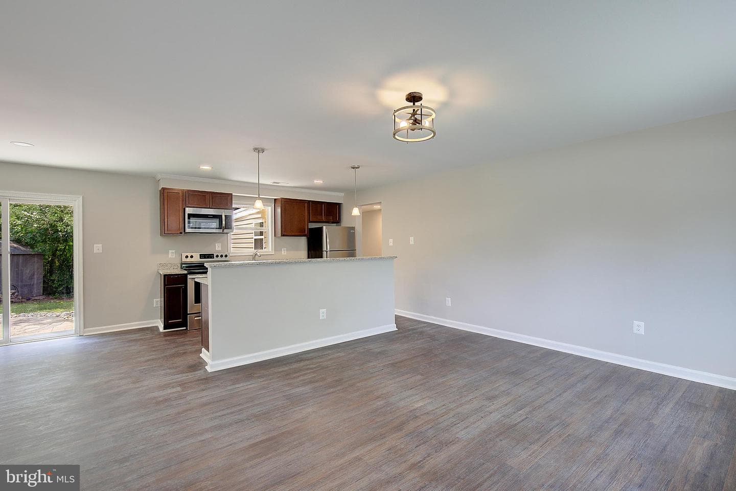 516 Queen Anne Avenue photo 8