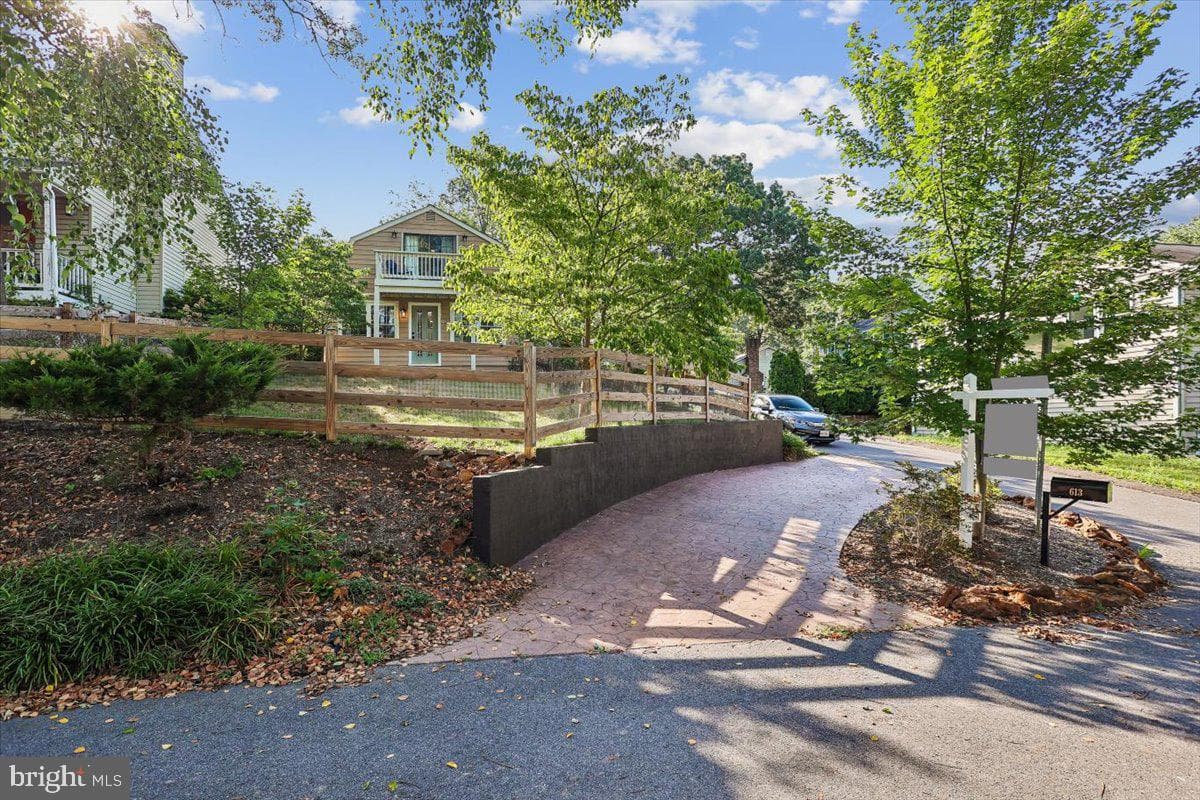 613 West Drive photo 38