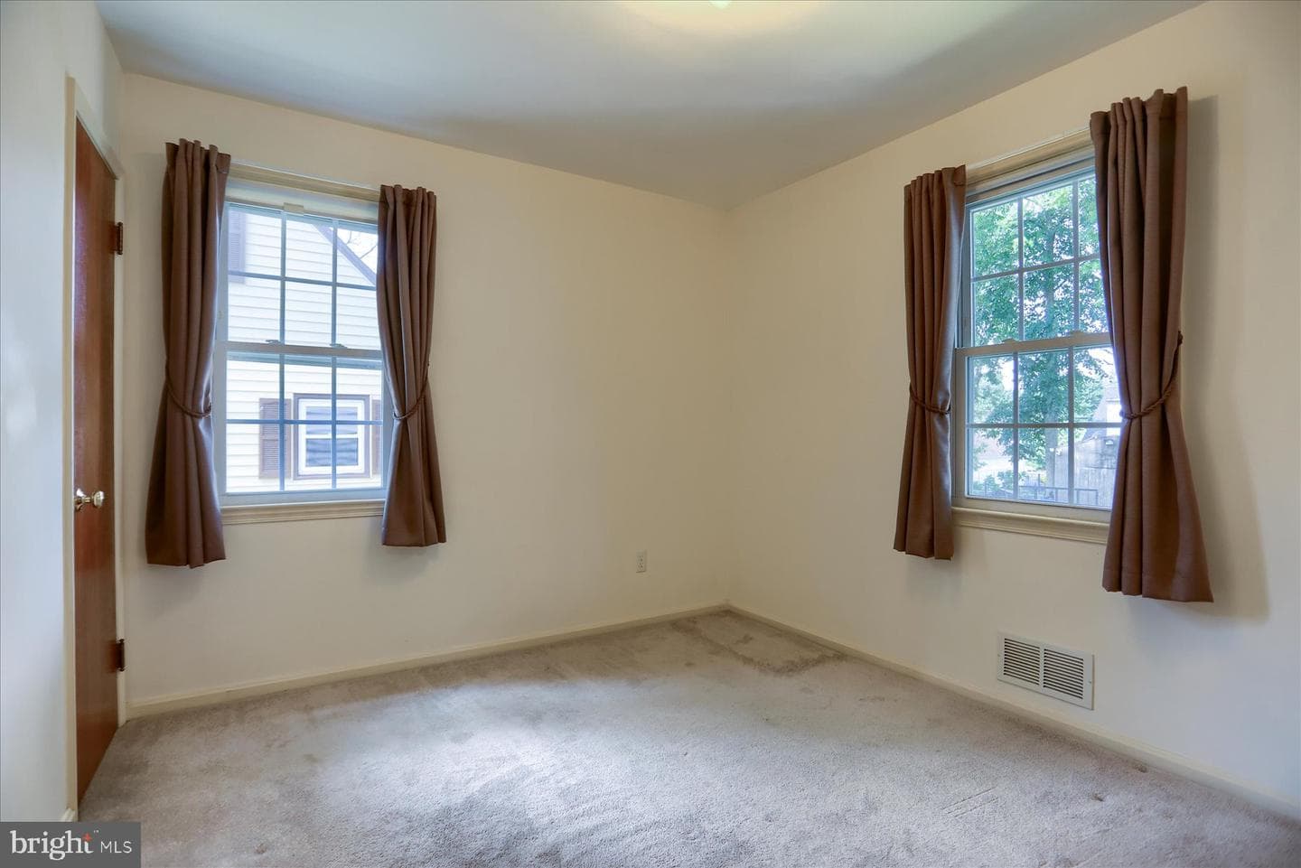 4 Baltimore Avenue photo 14