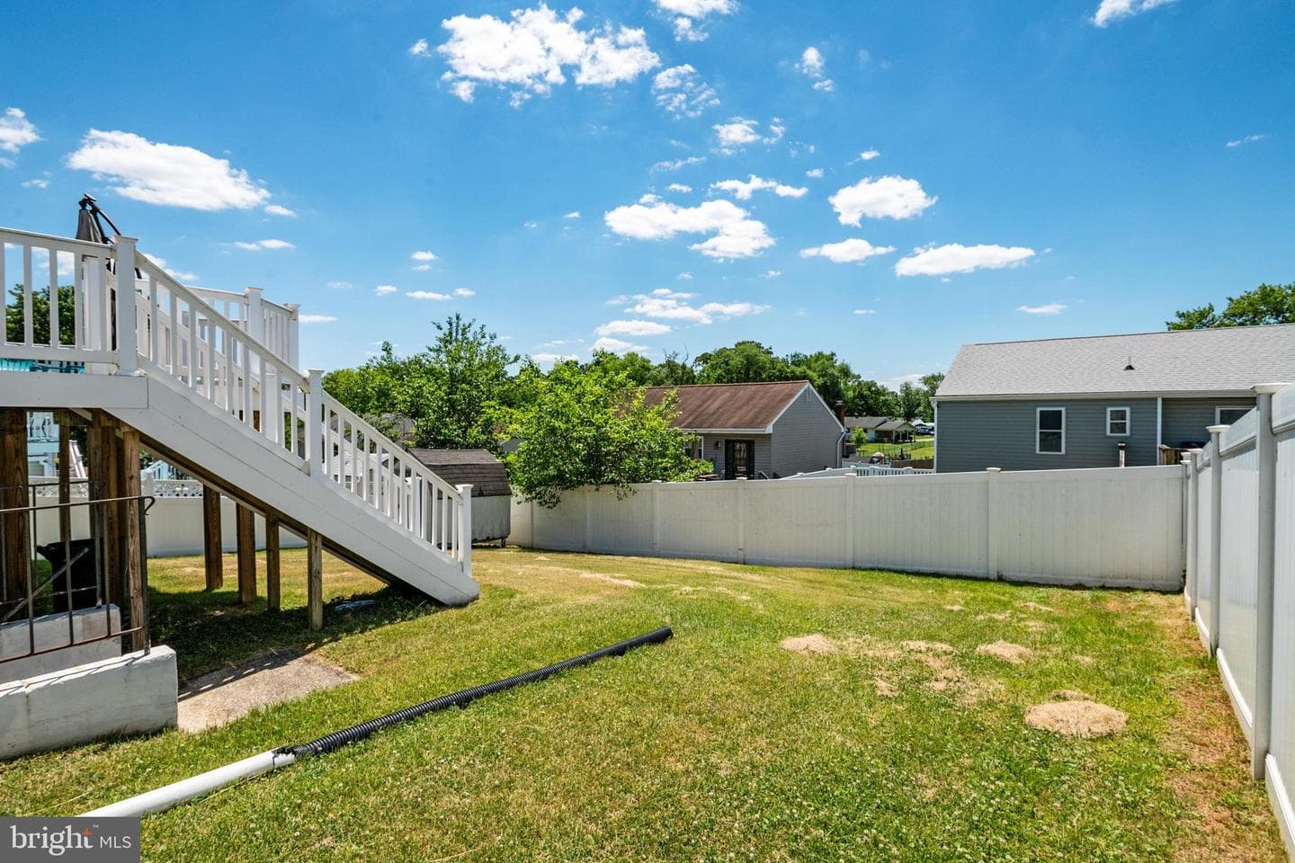 723 Winton Ave photo 29