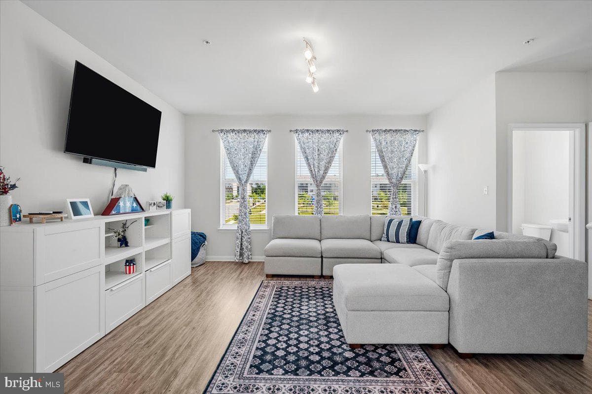 2020 Hinshaw Drive photo 12