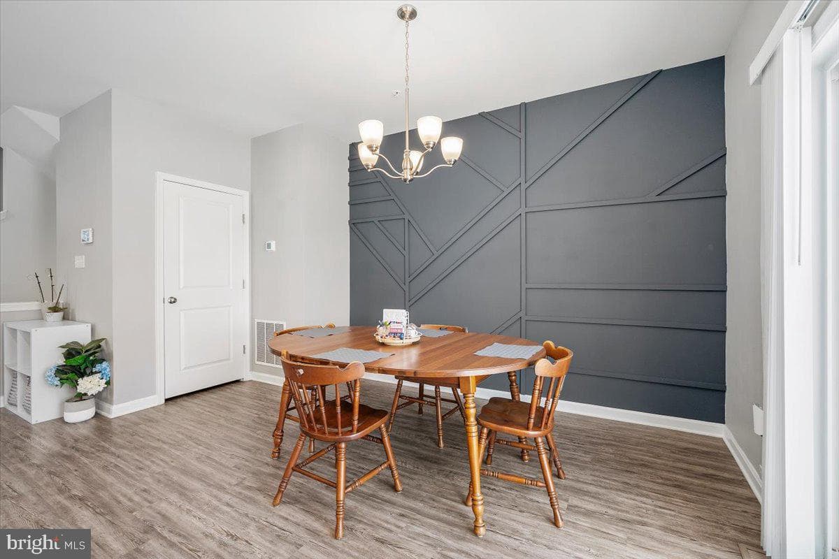 2020 Hinshaw Drive photo 19