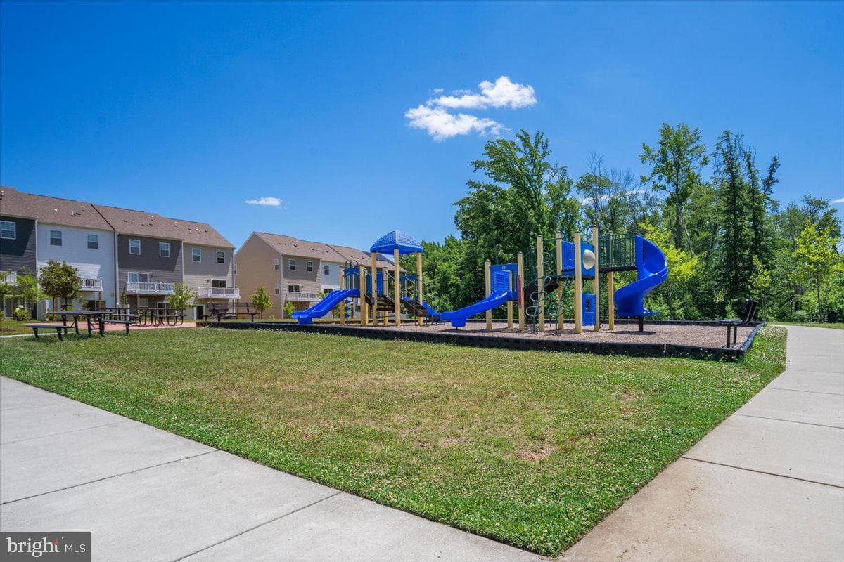2020 Hinshaw Drive photo 34